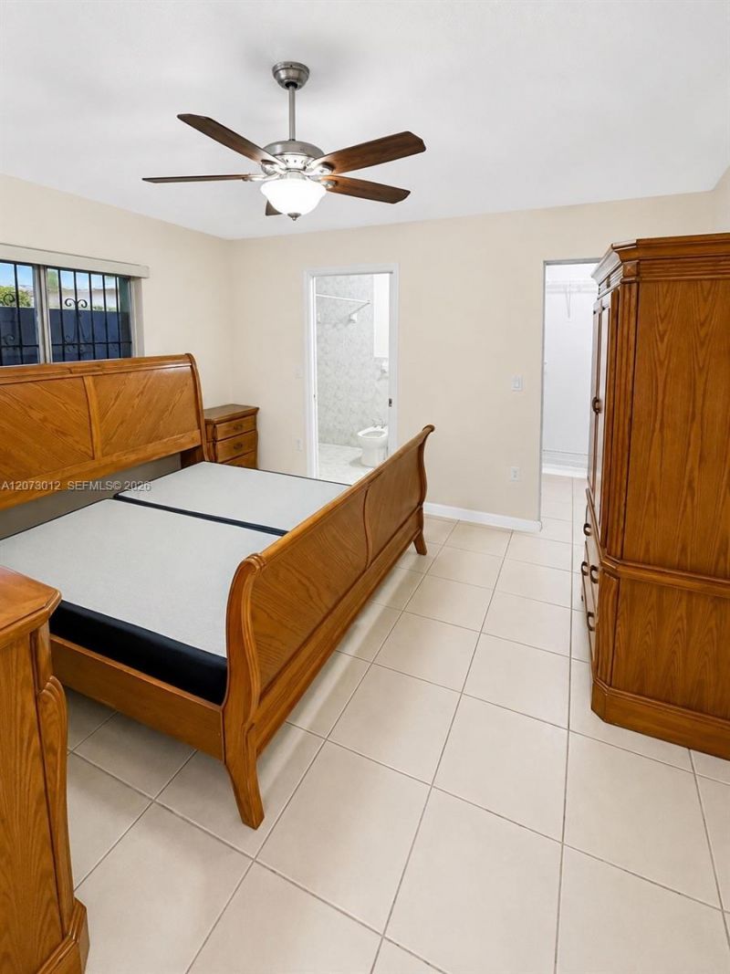 9999 NW 126th Ter , Unit HOUSE, Hialeah Gardens, FL 33018 Photo