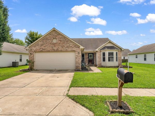 9733 Centennial Court , Avon, IN 46123