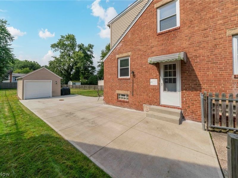 22589 Macbeth Avenue, Fairview Park, OH 44126 Photo 18