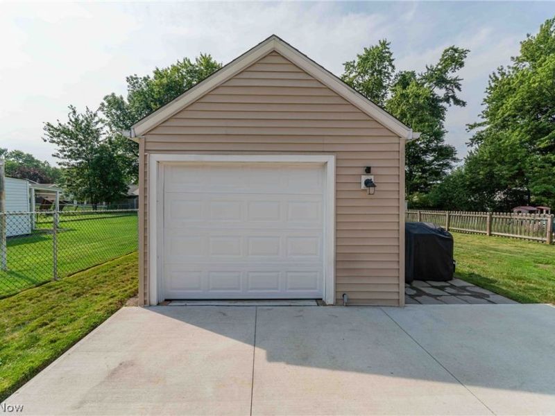 22589 Macbeth Avenue, Fairview Park, OH 44126 Photo 21