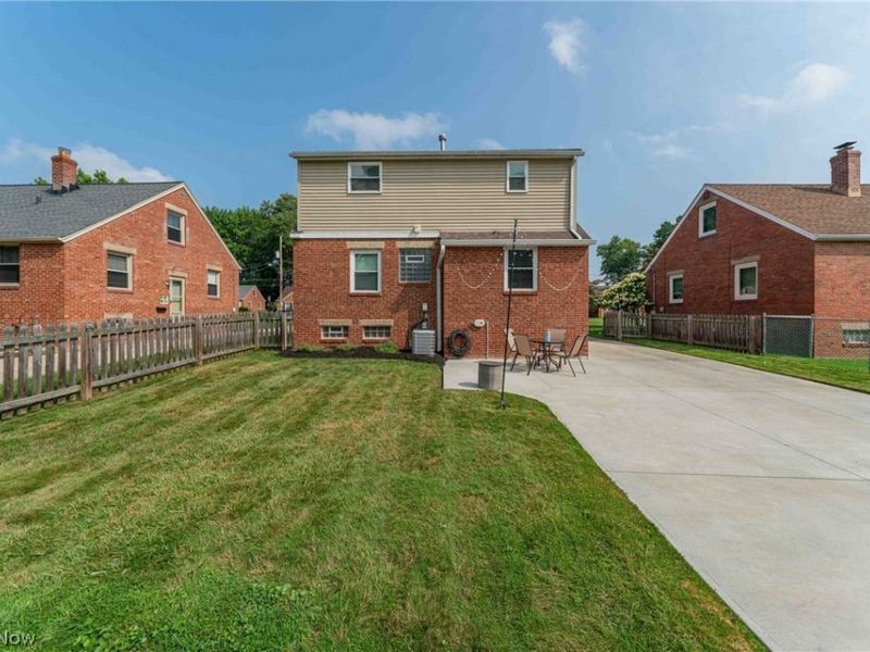 22589 Macbeth Avenue, Fairview Park, OH 44126 Photo 22