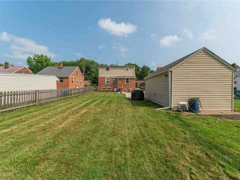 22589 Macbeth Avenue, Fairview Park, OH 44126 Photo 25