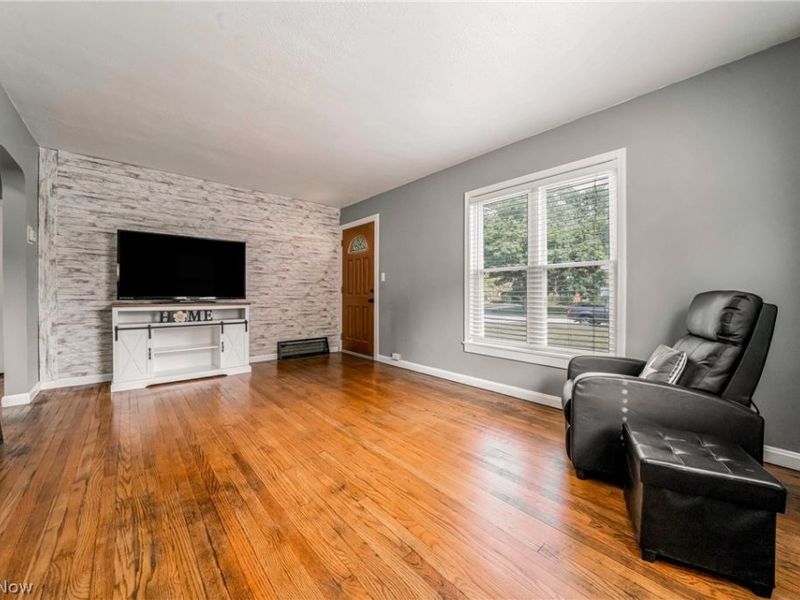 22589 Macbeth Avenue, Fairview Park, OH 44126 Photo 3