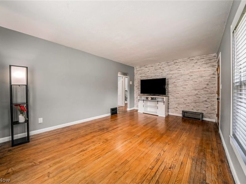 22589 Macbeth Avenue, Fairview Park, OH 44126 Photo 4