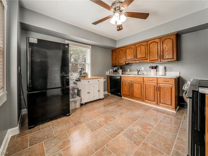 22589 Macbeth Avenue, Fairview Park, OH 44126 Photo 6