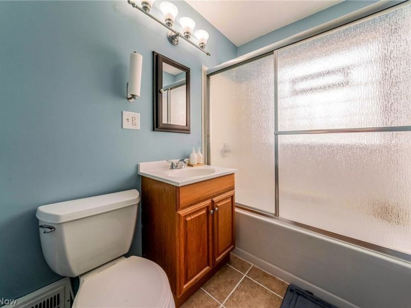 22589 Macbeth Avenue, Fairview Park, OH 44126 Photo 7