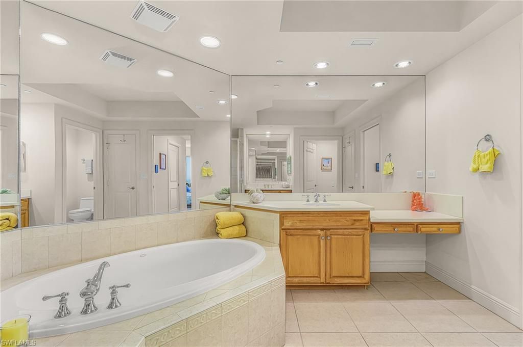 4192 Bay Beach Ln , Unit 872, Fort Myers Beach, FL 33931 Photo
