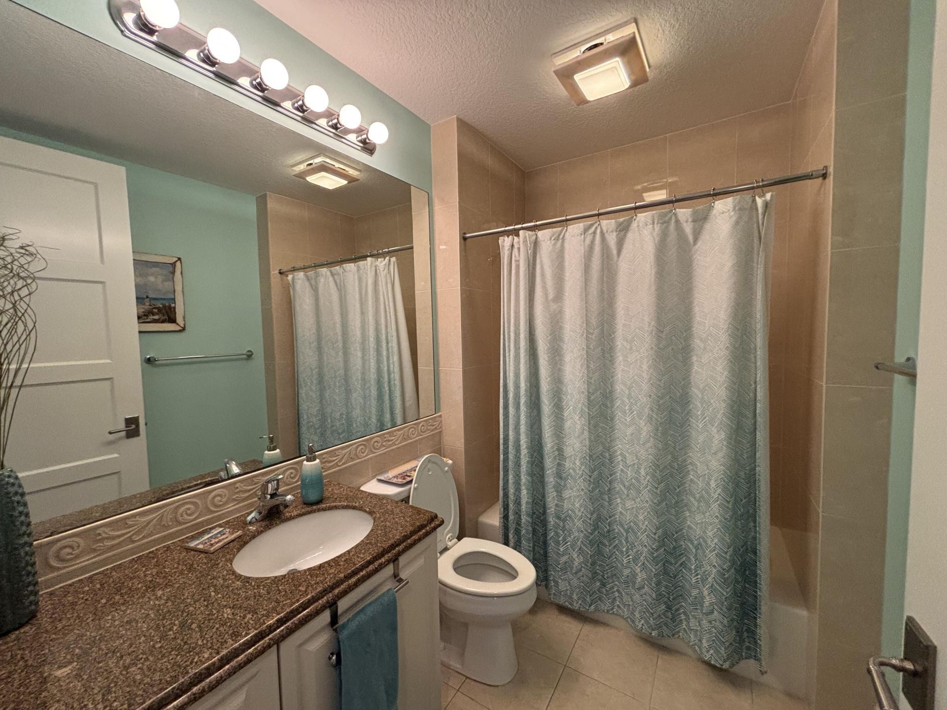 29 Harbour Isle Drive W, Unit 304, Fort Pierce, FL 34949 Photo