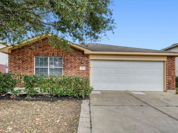 211 Remington RUN, Bastrop, TX 78602