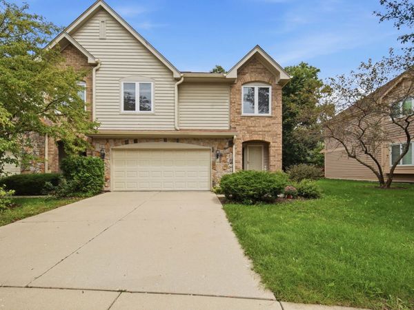 2645 Chelsey Street, Buffalo Grove, IL 60089