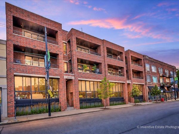 3014 W Montrose Avenue , Unit 3W, Chicago, IL 60618