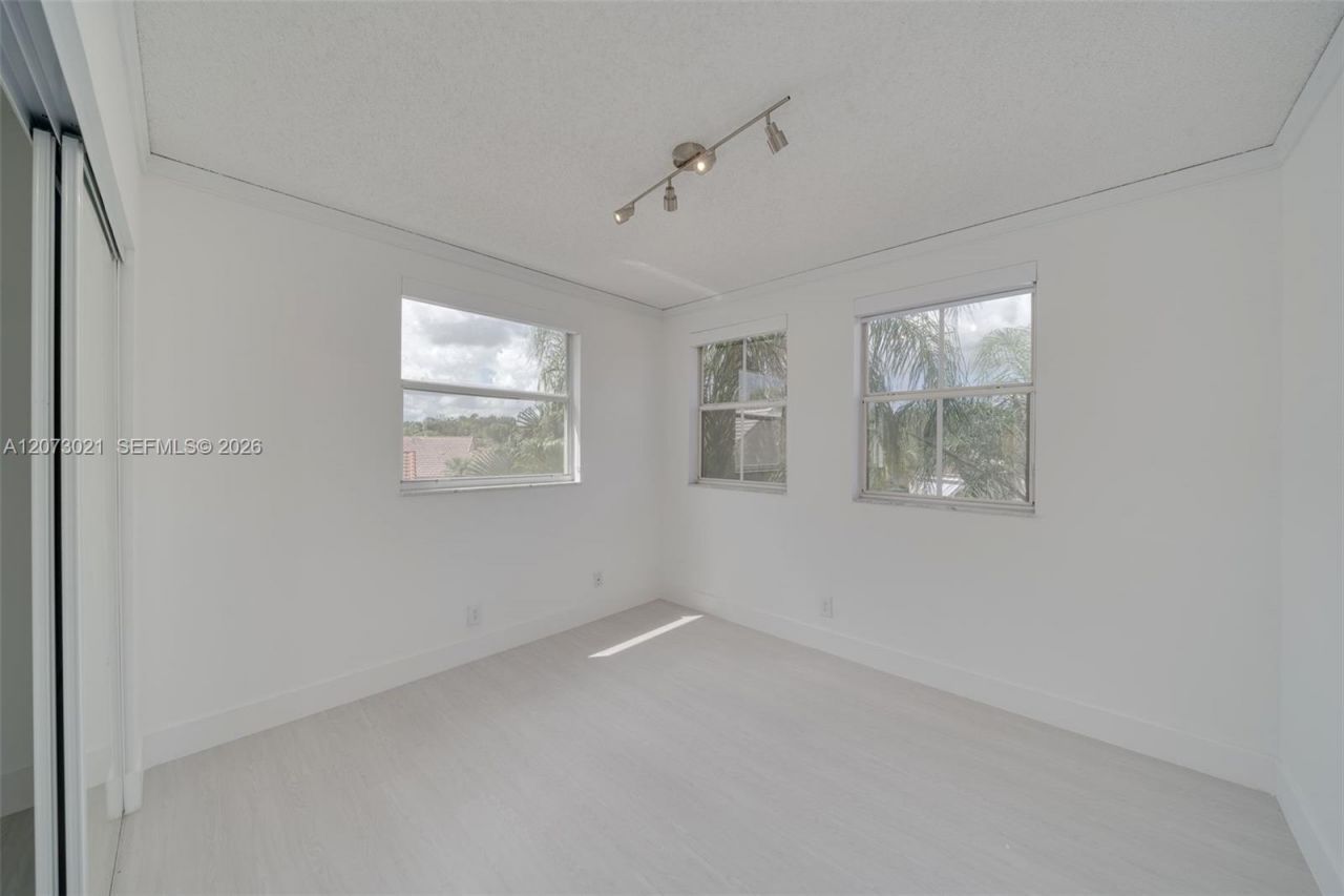 720 Falling Water Rd , Unit 720, Weston, FL 33326 Photo