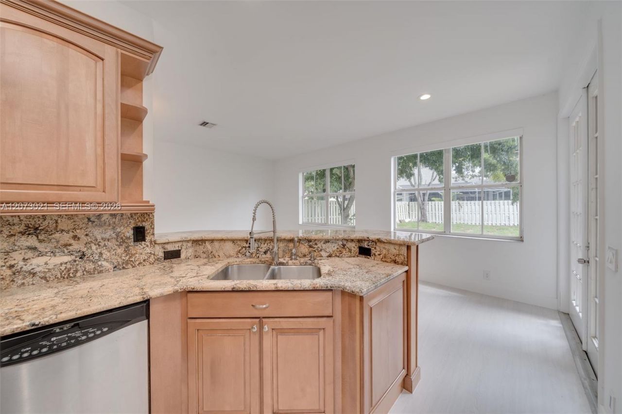 720 Falling Water Rd , Unit 720, Weston, FL 33326 Photo
