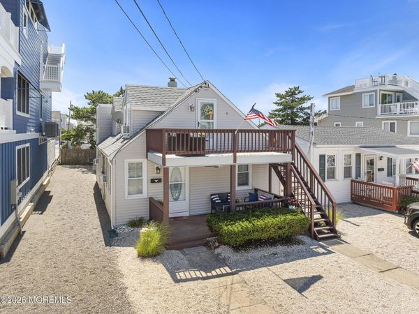 32 N 3rd Street, Surf City, NJ 08008