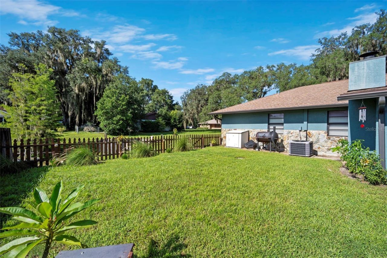 1351 Cr 482n, Lake Panasoffkee, FL 33538 Photo