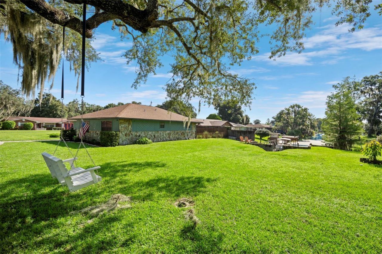 1351 Cr 482n, Lake Panasoffkee, FL 33538 Photo
