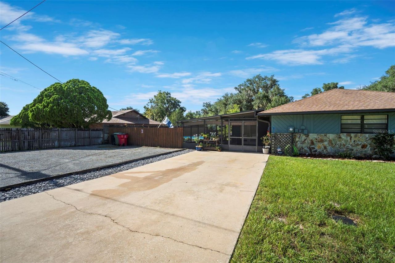 1351 Cr 482n, Lake Panasoffkee, FL 33538 Photo