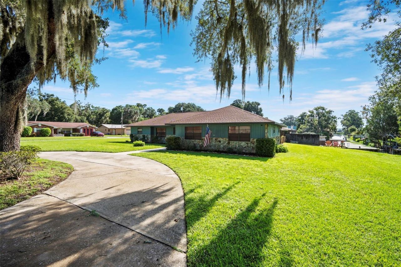 1351 Cr 482n, Lake Panasoffkee, FL 33538 Photo