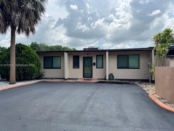 15011 Coconut Ct , Unit 15011, Miami Lakes, FL 33014