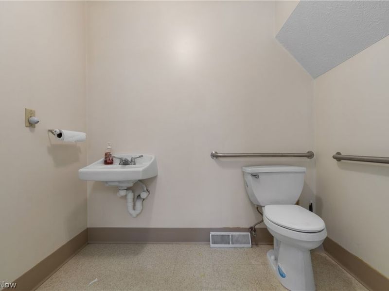 1850 Whipple Avenue NW, Canton, OH 44708 Photo 12
