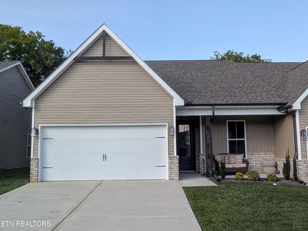 183 Elise Way, Lenoir City, TN 37771
