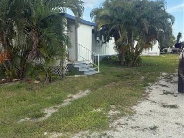 4821 Curlew DR , ST. JAMES CITY, FL 33956