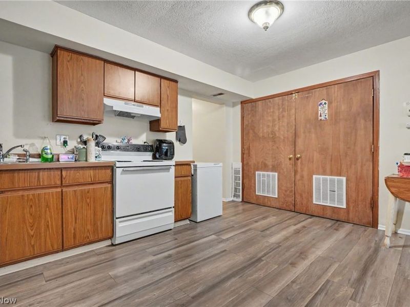 1511 Whitehall Boulevard, Kent, OH 44240 Photo 20