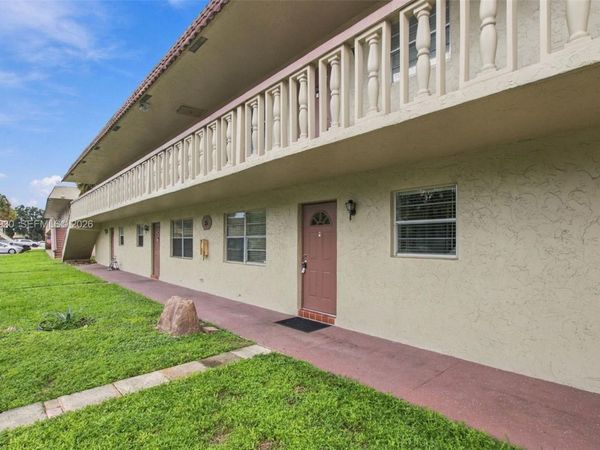 3777 NW 78th Ave, Unit 15C, Davie, FL 33024