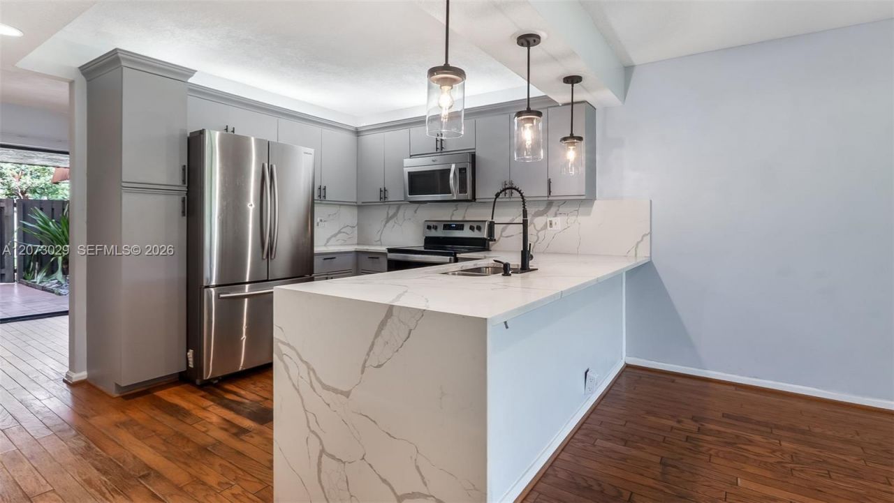 11112 N Harmony Lake Cir, Davie, FL 33324 Photo