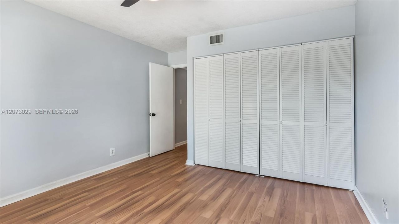 11112 N Harmony Lake Cir, Davie, FL 33324 Photo