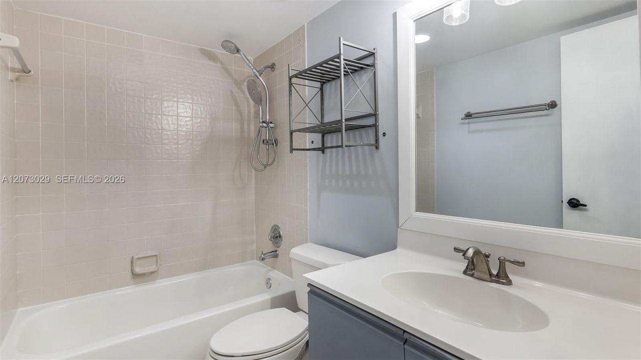 11112 N Harmony Lake Cir, Davie, FL 33324 Photo