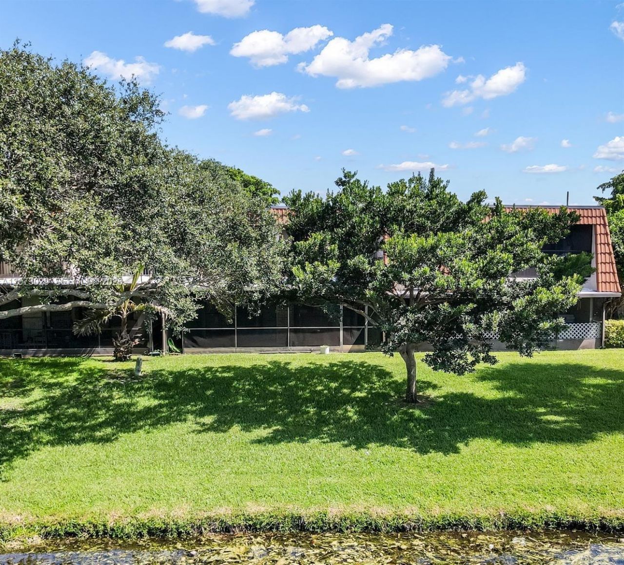 11112 N Harmony Lake Cir, Davie, FL 33324 Photo