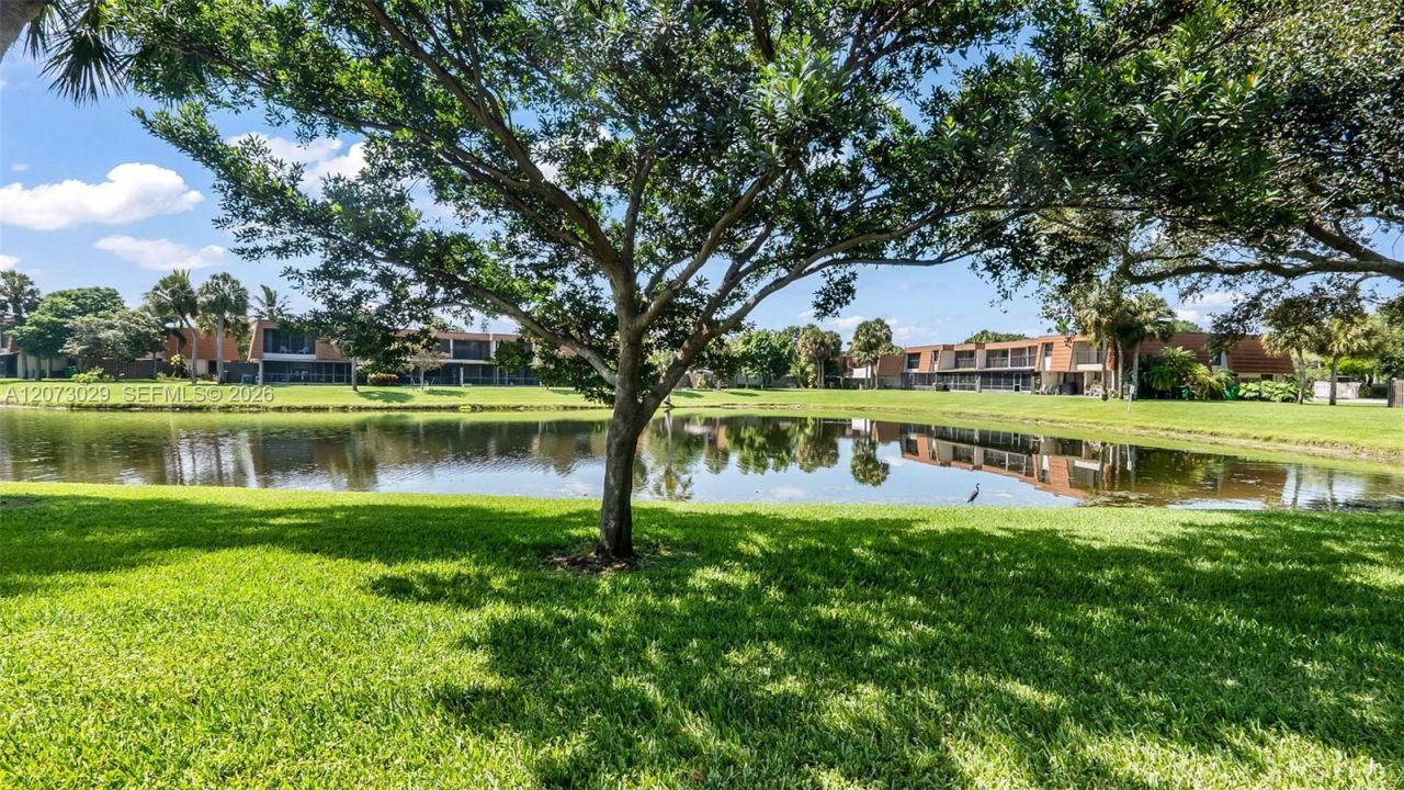 11112 N Harmony Lake Cir, Davie, FL 33324 Photo
