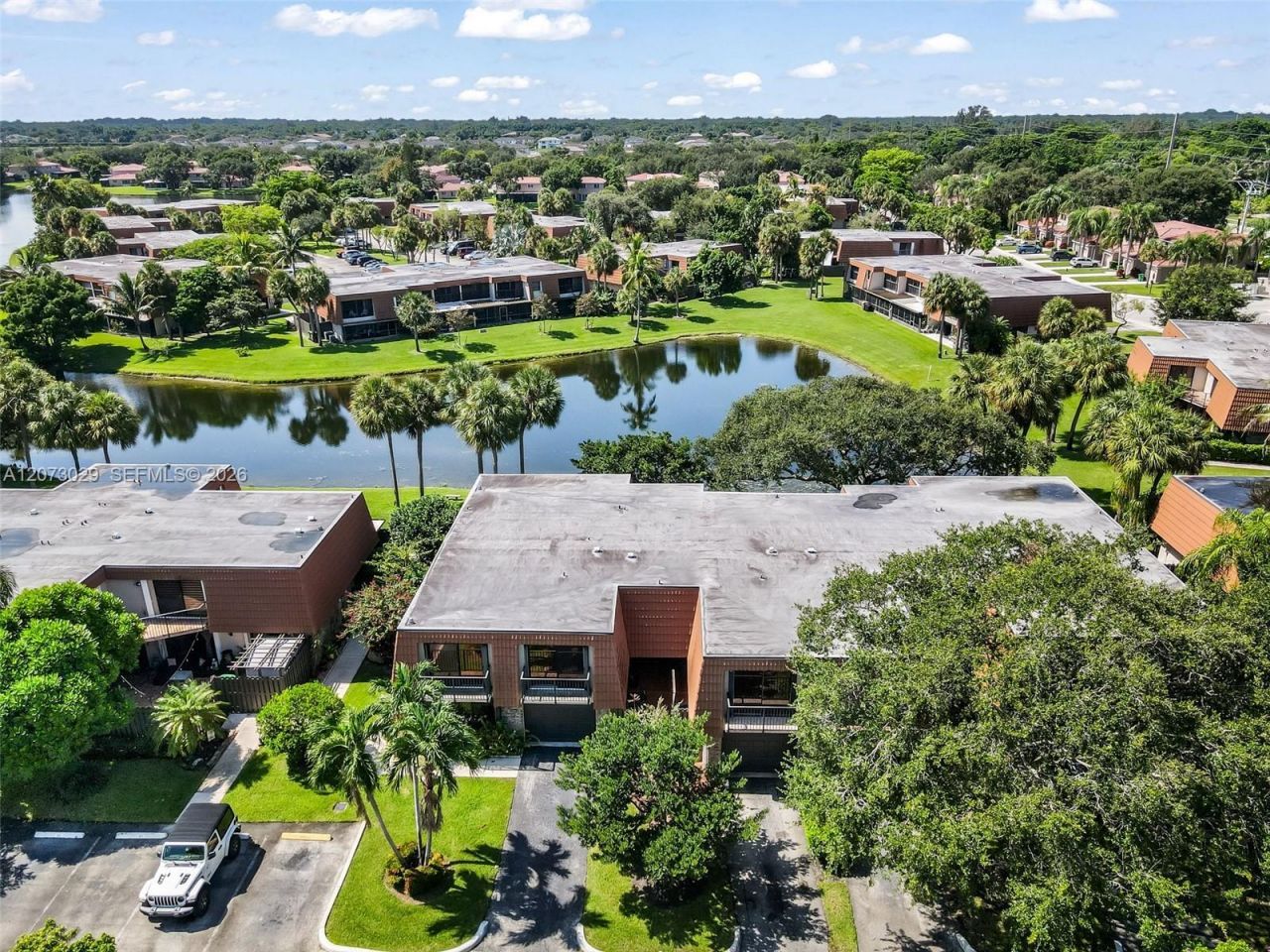 11112 N Harmony Lake Cir, Davie, FL 33324 Photo
