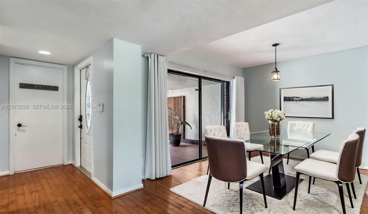 11112 N Harmony Lake Cir, Davie, FL 33324 Photo