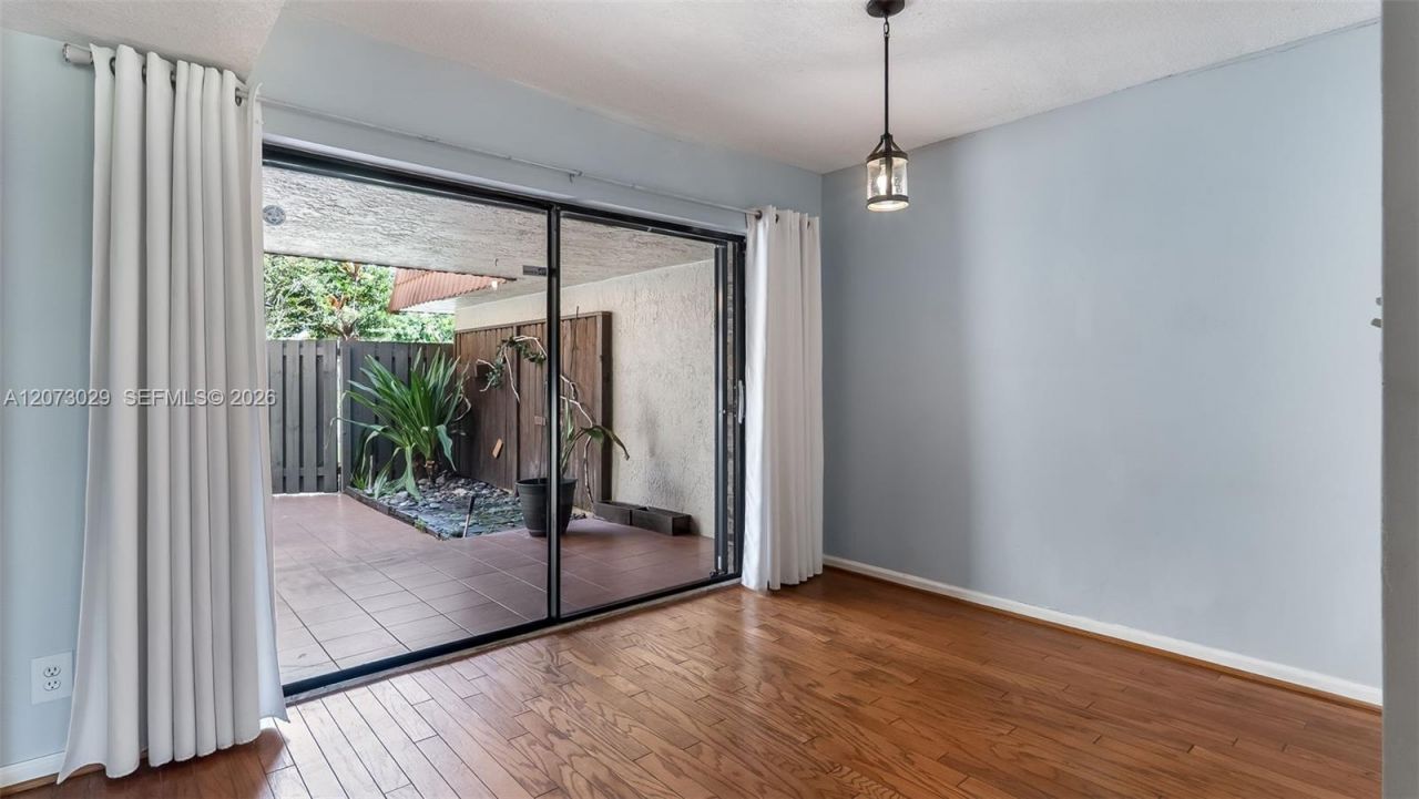 11112 N Harmony Lake Cir, Davie, FL 33324 Photo