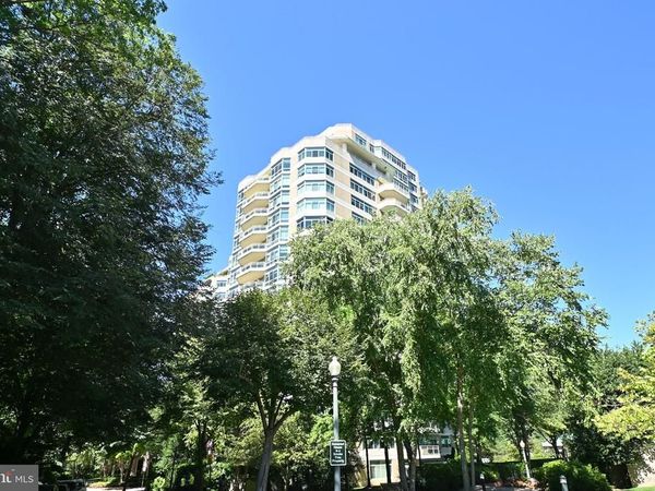 5610 WISCONSIN AVENUE, Unit 903, CHEVY CHASE, MD 20815