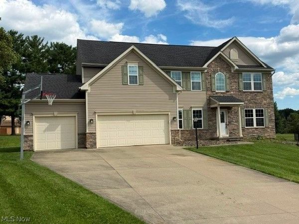 6572 Birchbark Avenue NE, Canton, OH 44721