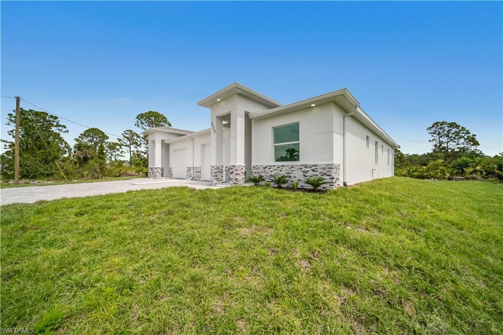 1153-1155 Countess Ave , Lehigh Acres, FL 33974 Photo