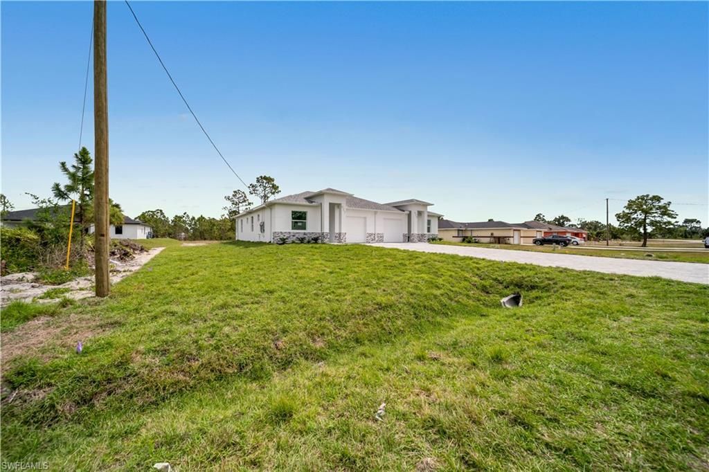 1153-1155 Countess Ave , Lehigh Acres, FL 33974 Photo