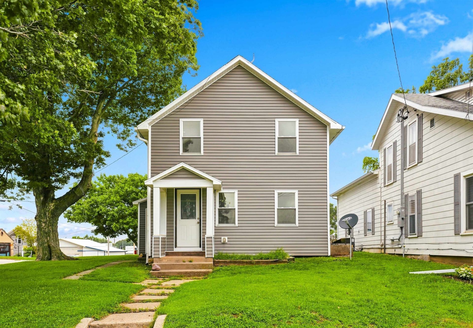 107 W Madison Street, Edgewood, IA 52042 Main Photo