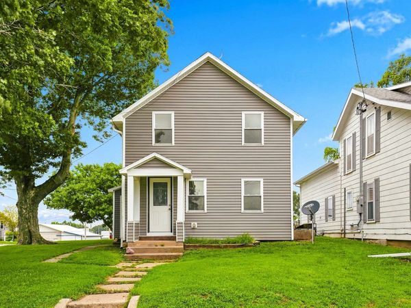 107 W Madison Street, Edgewood, IA 52042