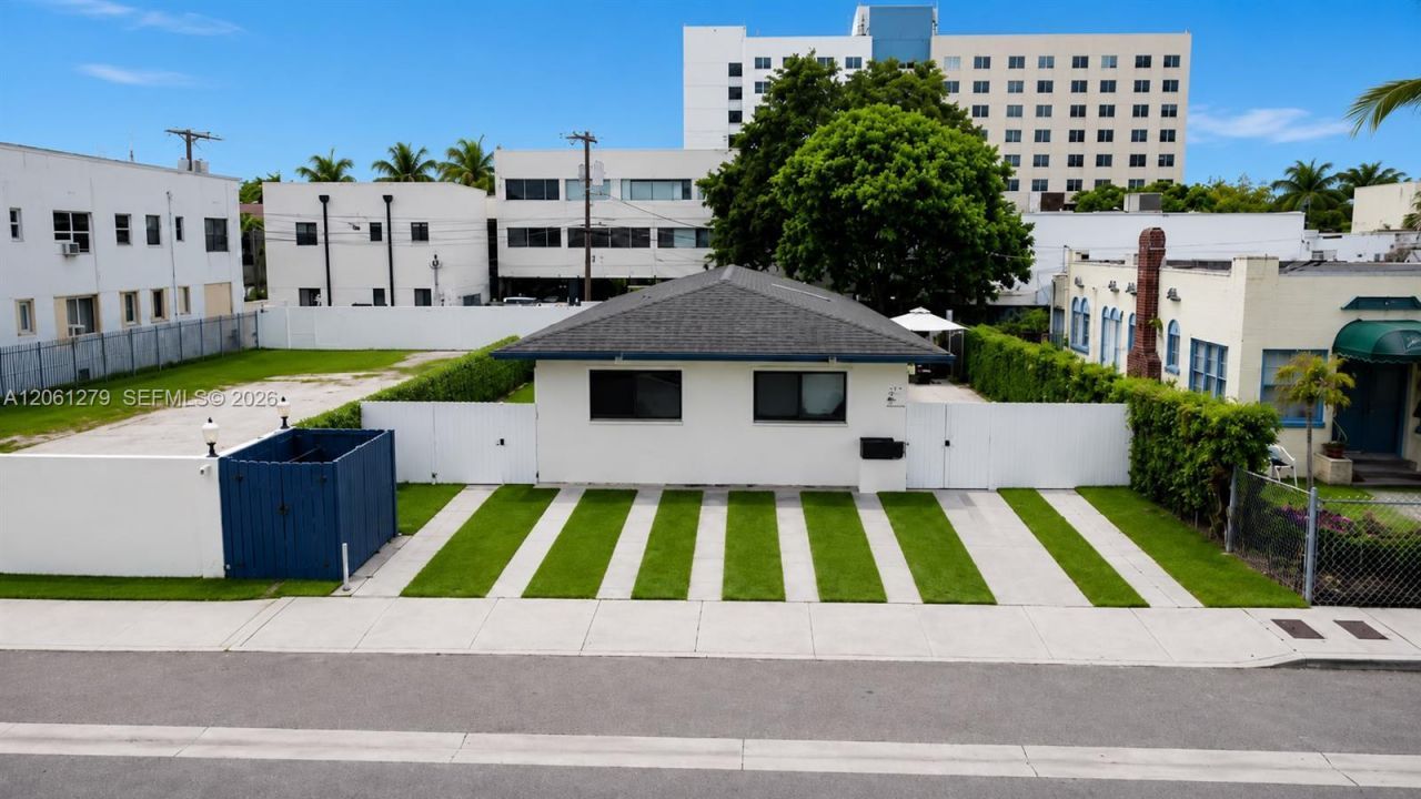 2247 SW 9th St , Miami, FL 33135 Photo