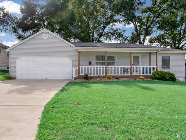 120 Country Life Drive, O'Fallon, MO 63366