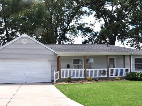 120 Country Life Drive, O'Fallon, MO 63366