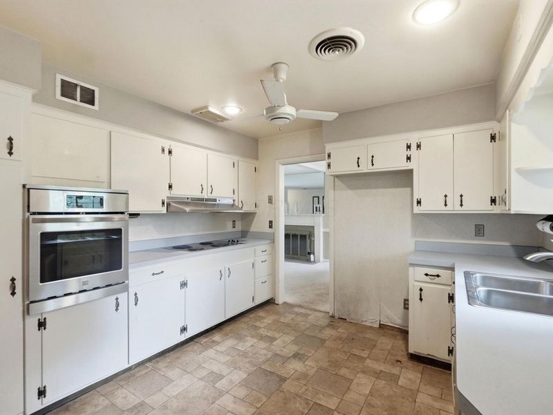 3735 W Henderson Road, Upper Arlington, OH 43220 Photo 14