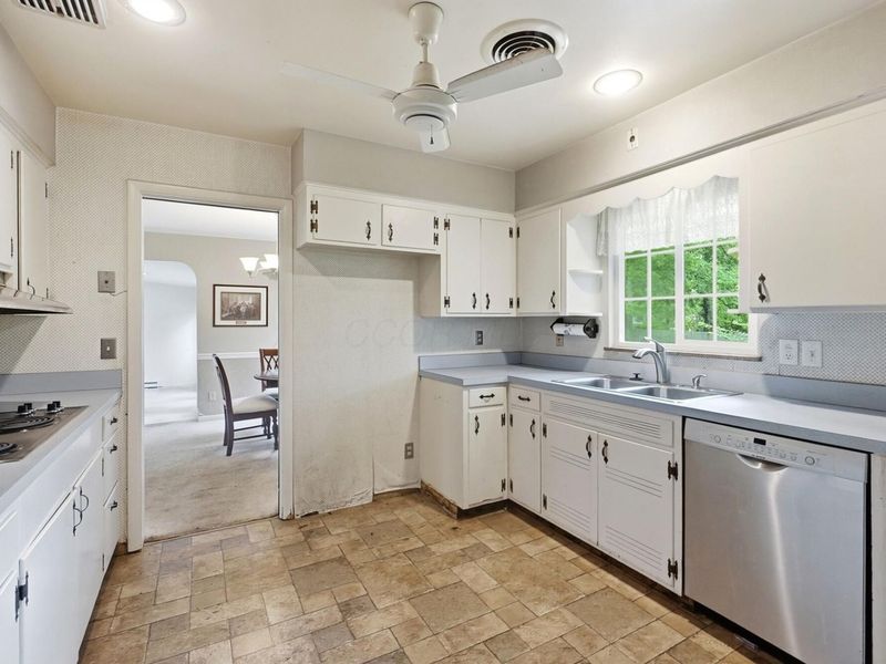 3735 W Henderson Road, Upper Arlington, OH 43220 Photo 15