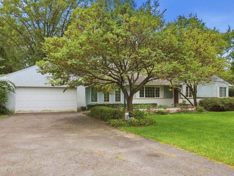 3735 W Henderson Road, Upper Arlington, OH 43220 Photo 2