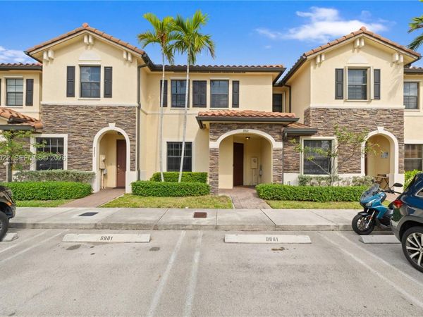 8881 W 35th Ln , Hialeah, FL 33018