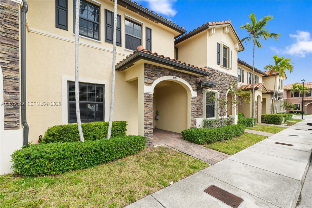 8881 W 35th Ln , Hialeah, FL 33018 Photo